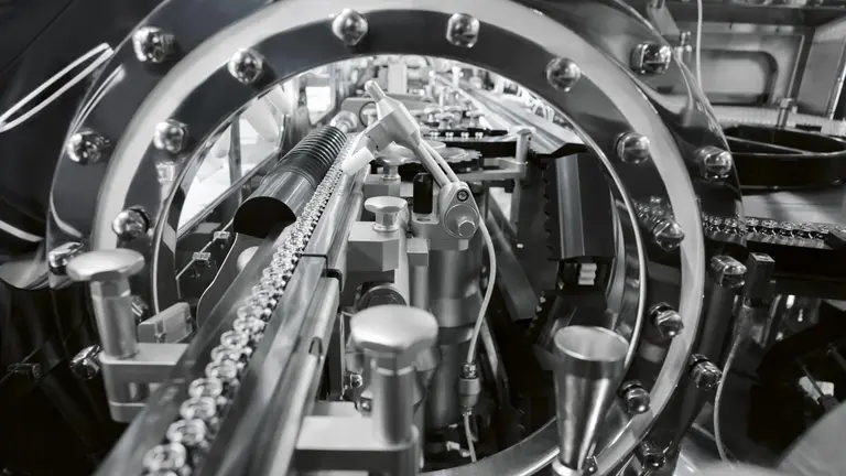 Impianto automatico di dosaggio e packaging per prodotti liquidi o polvere